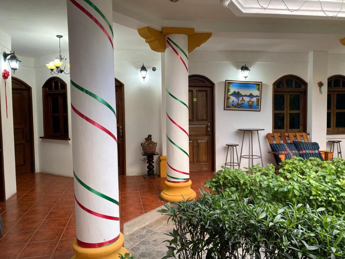 Hotel Los Angeles Panajachel Exterior photo
